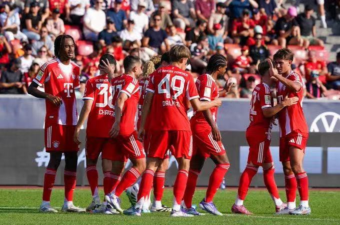 行了评分, 代伯