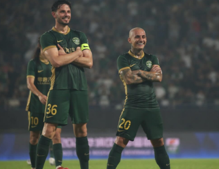 并且引来罗, 扬扬