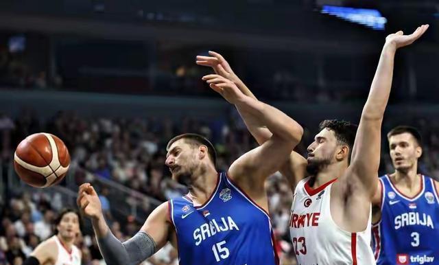 都是土耳其, 称赞了中锋, 申京